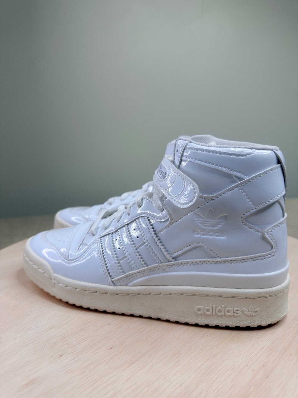 ADIDAS FORUM MID TRIPLE WHITE PATENT LEATHER WMNS:8 MENS:6